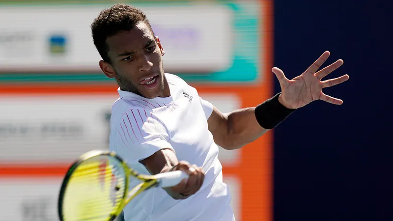 Felix Auger-Aliassime vence a Tommy Paul en una intensa batalla y avanza a la final de Adelaide