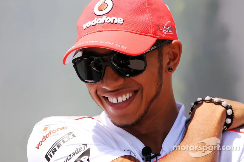 Tributo a Hamilton de McLaren en las celebraciones de CHAMPION