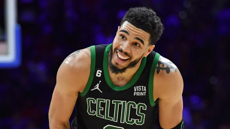 Tatum lamenta que los Lakers no lo eligieran en el draft