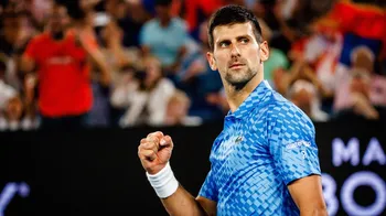 La Dominancia de Novak Djokovic en el Abierto de Australia Genera Preguntas Serias sobre Alcaraz y Sinner, Según un Ex Estrella de la ATP Americana