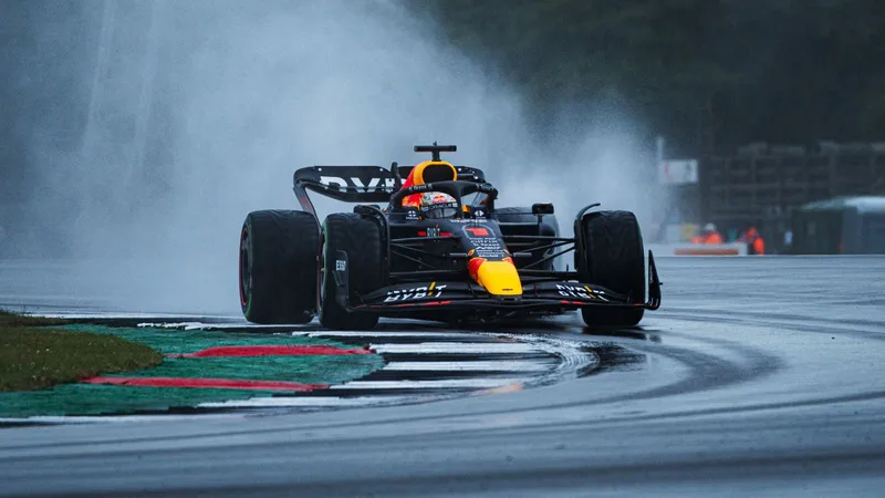 ¡Sainz brilla en el GP de México mientras Verstappen enfrenta la ira de los comisarios!