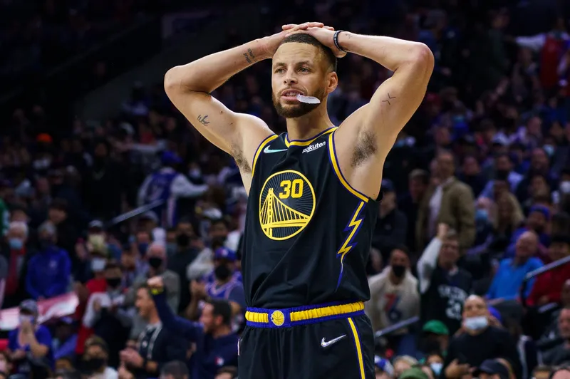 Stephen Curry sugiere que los Warriors deben reducir su rotación: 'Probablemente necesitamos ser más predecibles'