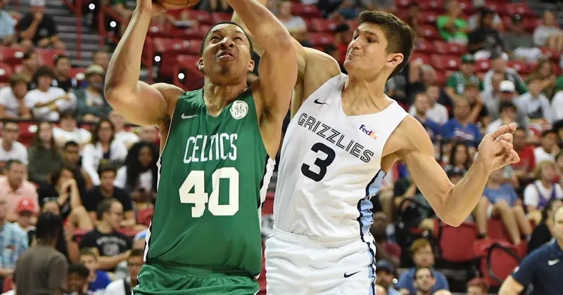 ¡Impactante! Grant Williams es expulsado por falta flagrante sobre su excompañero Jayson Tatum en la victoria de los Celtics ante los Hornets