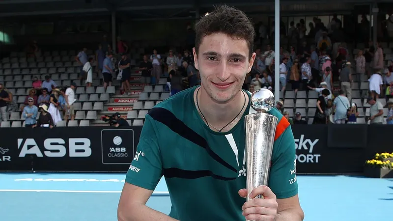 ¡Ugo Humbert avanza en París!