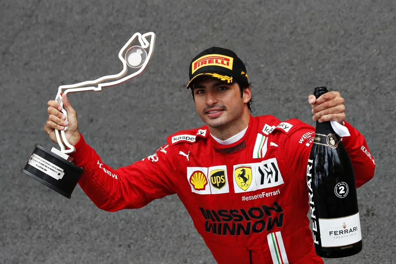 Carlos Sainz revela su único arrepentimiento en Ferrari tras la llegada de Lewis Hamilton