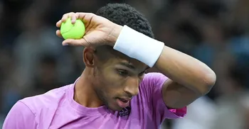 "Felix Auger-Aliassime logra un hito histórico en 2025 al alcanzar los cuartos de final en Dubái"