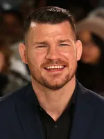 "Por qué Michael Bisping recomienda a Michael Page que se mantenga en peso medio tras UFC Arabia Saudita"