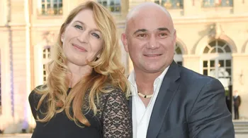 "Andre Agassi Elogia a su Esposa Steffi Graf en un Tierno Momento y Revela por qué Juega Pickleball"