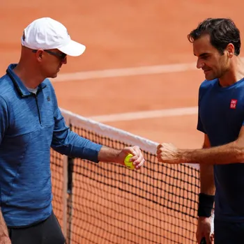 "Ivan Ljubicic bromea sobre la 'suerte' de Roger Federer en un punto de la final de la ATP"