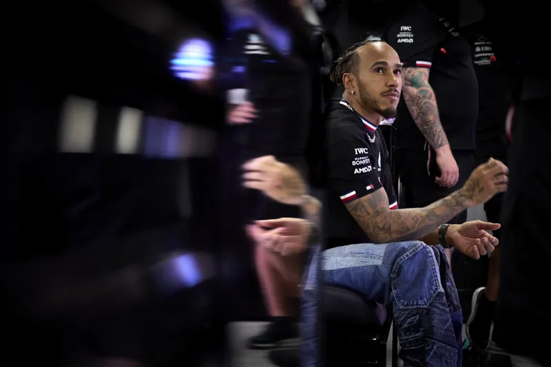 Lewis Hamilton revela su solicitud de 'conversaciones difíciles' tras su salida de Mercedes