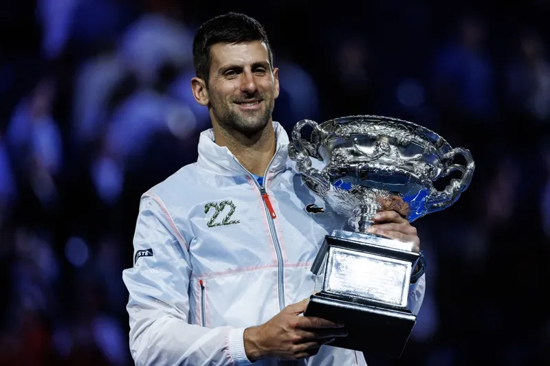 Novak Djokovic sorprende al retirarse de las semifinales del Abierto de Australia tras el primer set; Zverev y el público de Melbourne en estado de shock