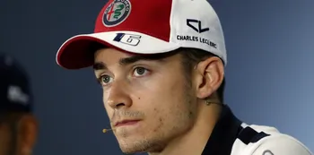 "La vida de Leclerc en las sombras desde la llegada de Hamilton a Ferrari"