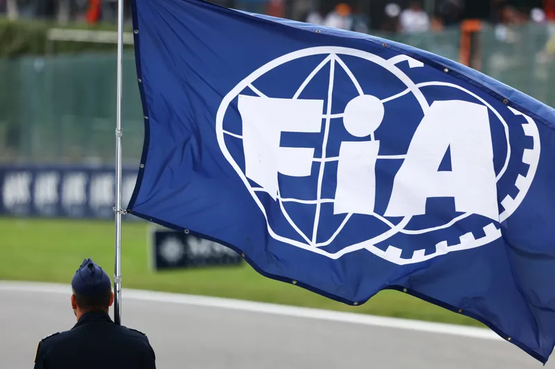 La FIA confirma violación del toque de queda antes del GP de Brasil