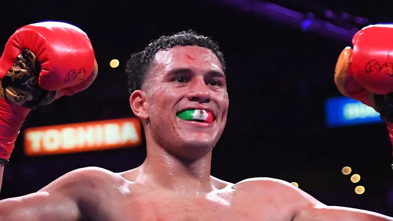 ¿Puede David Benavidez Evitar ser Noqueado por David Morrell? Análisis de la Pelea de Boxeo