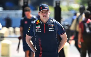 "Verstappen recibe oferta sorprendente de mil millones de Aston Martin: ¿debería aceptarla?"