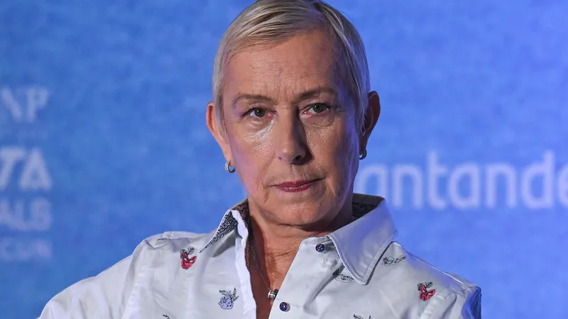 Martina Navratilova, criticada por fans tras caer en la trampa de una foto falsa de Imane Khelif