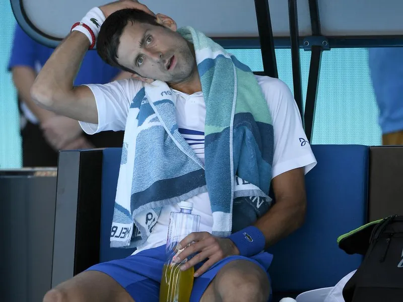 Novak Djokovic Elogia a la Joven Estrella Americana de 19 Años Antes de su Interesante Encuentro en Primera Ronda en el Abierto de Australia