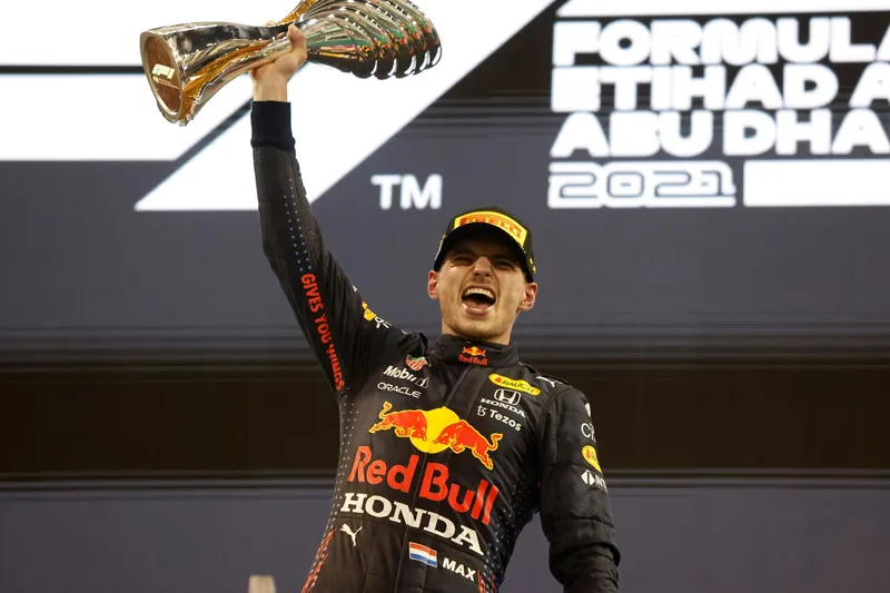 El campeón de F1 confirma su salida de Sky Sports