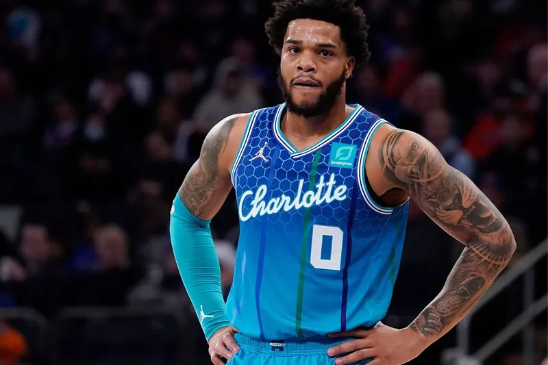 Miles Bridges regresa a la alineación de los Hornets tras 10 partidos de ausencia