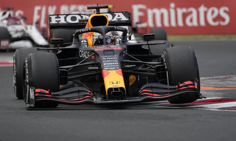 ¡Verstappen en la mira! Problemas en Red Bull tras revelaciones de transferencias