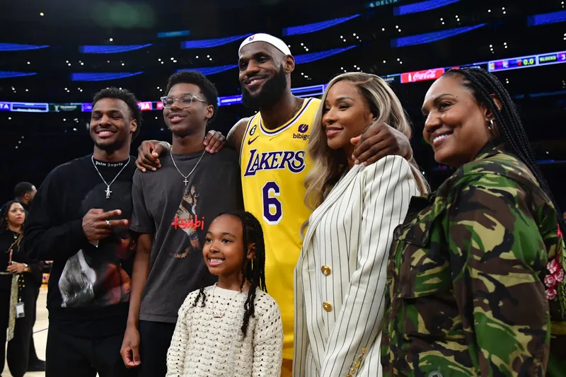 Bronny James debuta en la G League con los Lakers este sábado