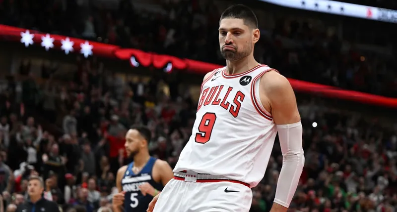 Vucevic impulsa la victoria de los Bulls, mientras los Raptors y Rajakovic rompen su racha de derrotas