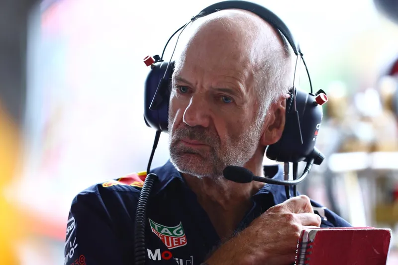 El jefe de Red Bull desafía al de McLaren por la investigación de la FIA