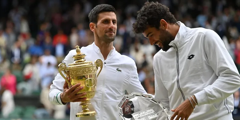 Djokovic elogia a Berrettini y minimiza problemas de lesiones tras su derrota en Doha