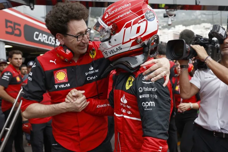 Leclerc lanza furioso grito de frustración por radio en Ferrari: 