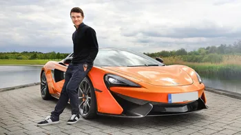 McLaren lanza la increíble colección de merchandising de Lando Norris 2025