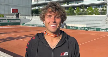 "Aleksandar Kovacevic Regresa al Top 100: El Jugador de la Semana en el ATP Tour"