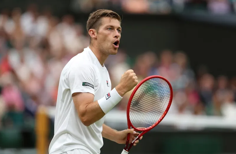 Neal Skupski homenajeado ante más de 100,000 aficionados en el partido de fútbol de LSU | ATP Tour | Tenis