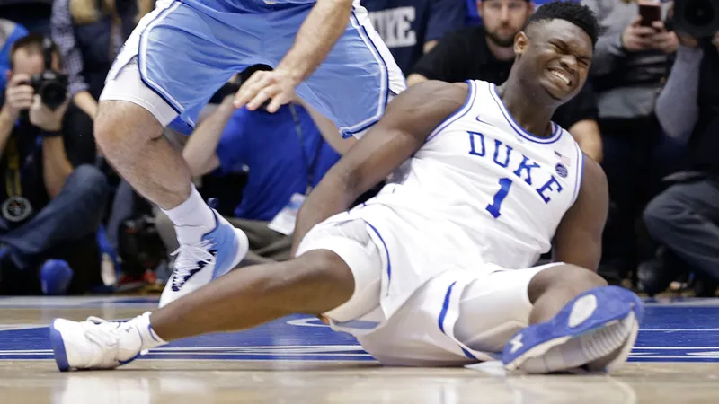 Zion Williamson se lesiona nuevamente y estará fuera de acción indefinidamente