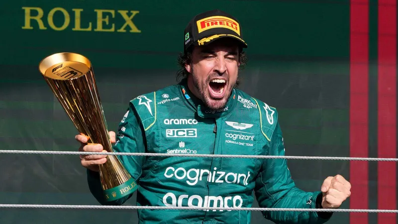 Fernando Alonso señala la 'tormenta perfecta' en las dificultades de rendimiento de Aston Martin