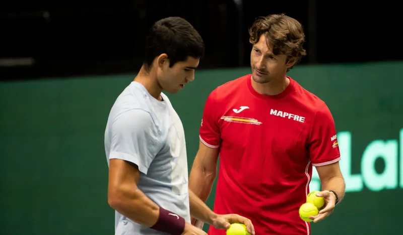 Juan Carlos Ferrero sorprende en la derrota de Alcaraz ante Ruud en las Finales de la ATP