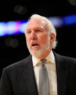 Gregg Popovich, legendario entrenador de la NBA, no regresará esta temporada: futuro incierto tras sufrir un derrame cerebral