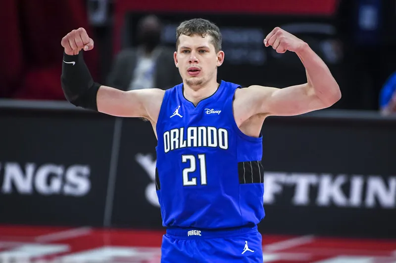 Moritz Wagner se lesiona la rodilla izquierda y abandona el partido