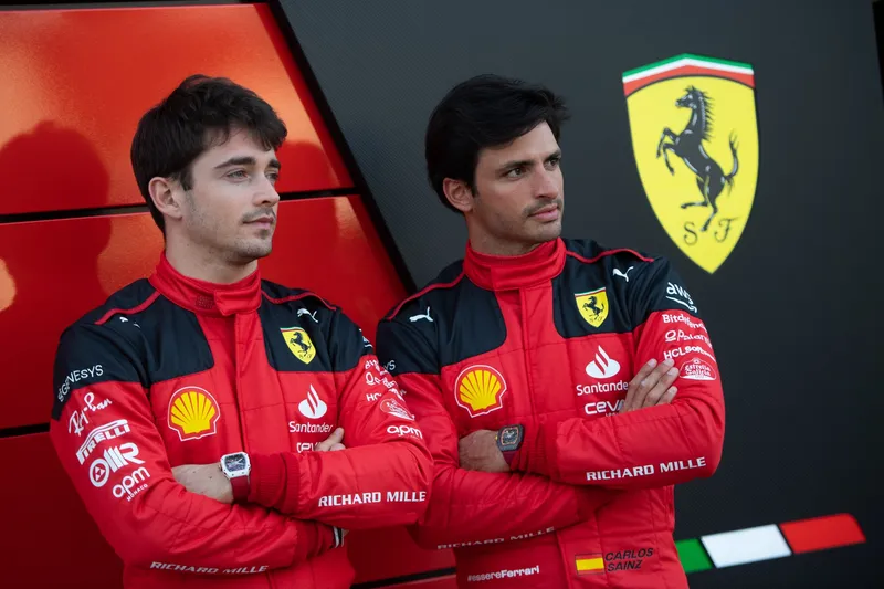 Sainz responde al conflicto con Leclerc tras el incidente en Ferrari