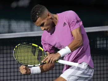 "Auger-Aliassime avanza a la final de Dubái tras vencer a Halys: un inicio de temporada espectacular"