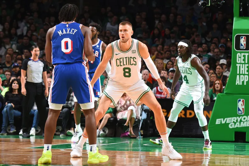 Kristaps Porzingis de los Celtics hará su debut de temporada el lunes, regresando de cirugía más rápido de lo esperado