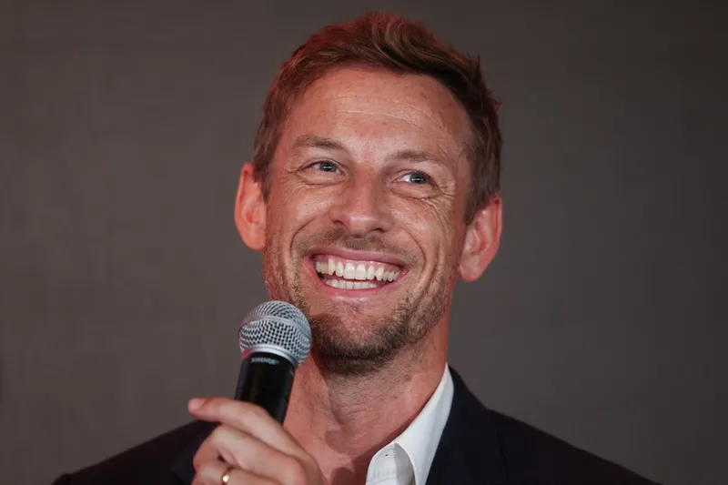 Jenson Button aclara la teoría de conspiración sobre el ajuste de Lewis Hamilton