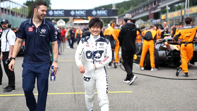 Yuki Tsunoda enfrenta un desafío doble tras la afirmación de Horner sobre su posible salida de Red Bull