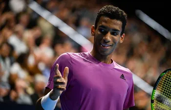 Auger-Aliassime elimina a Cilic en Dubái y avanza a las semifinales