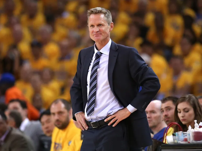 Por qué el entrenador de los Warriors, Steve Kerr, prefiere mantener a Jonathan Kuminga como titular y a Draymond Green en el banquillo