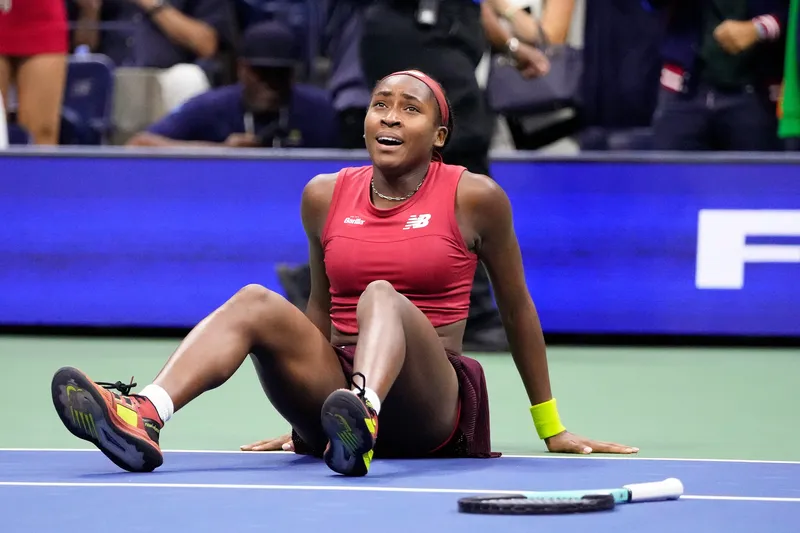 Abierto de Australia 2025: Coco Gauff Lleva la Energía de Spiderman a sus Entrenamientos y Mantiene la Diversión en el Esfuerzo