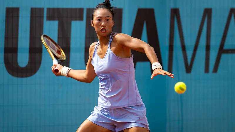 Gauff se lleva el título de las Finales de la WTA tras una épica remontada ante Zheng en Riad