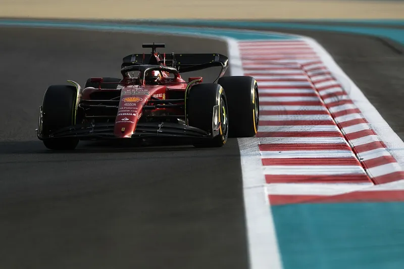 Ferrari deja caer a Sainz en un sorprendente movimiento en Abu Dhabi mientras se acerca el reemplazo de Hamilton