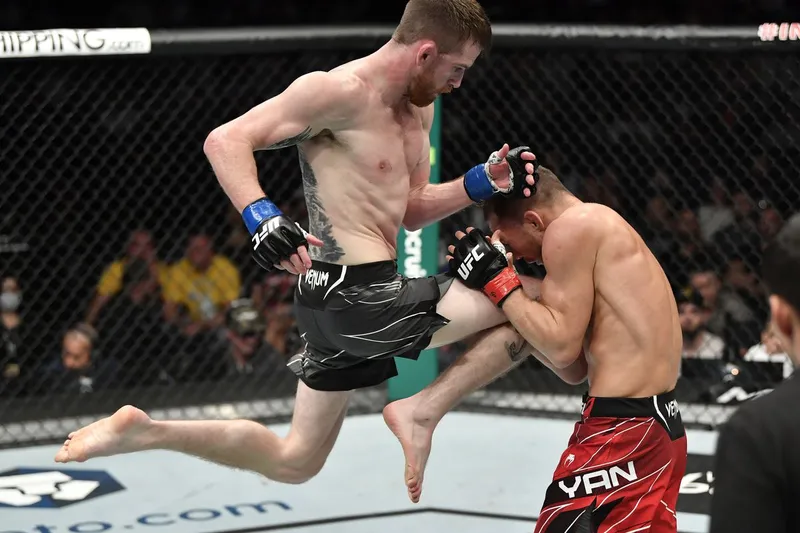 Cory Sandhagen elogia a Petr Yan y busca vengar su derrota en UFC