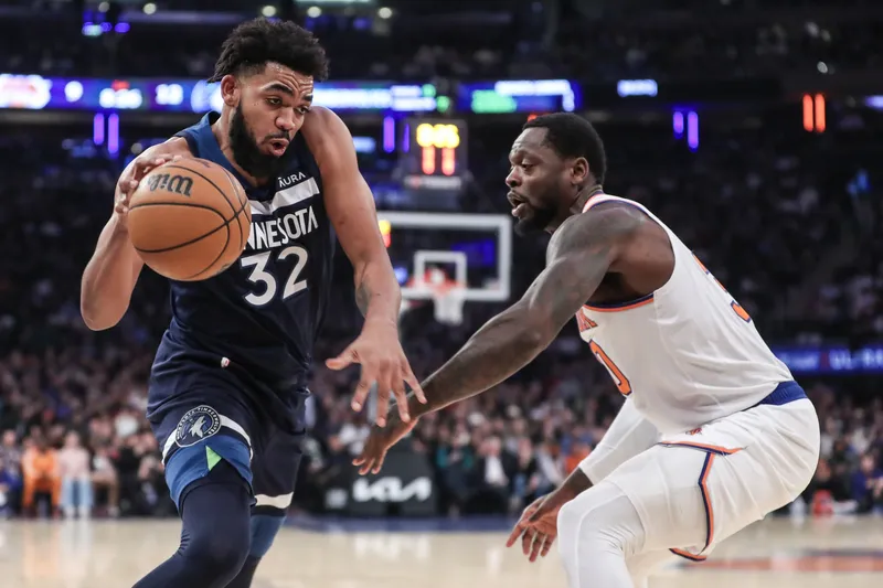 Karl-Anthony Towns brilla en su debut con los Knicks, respaldado por Jalen Brunson