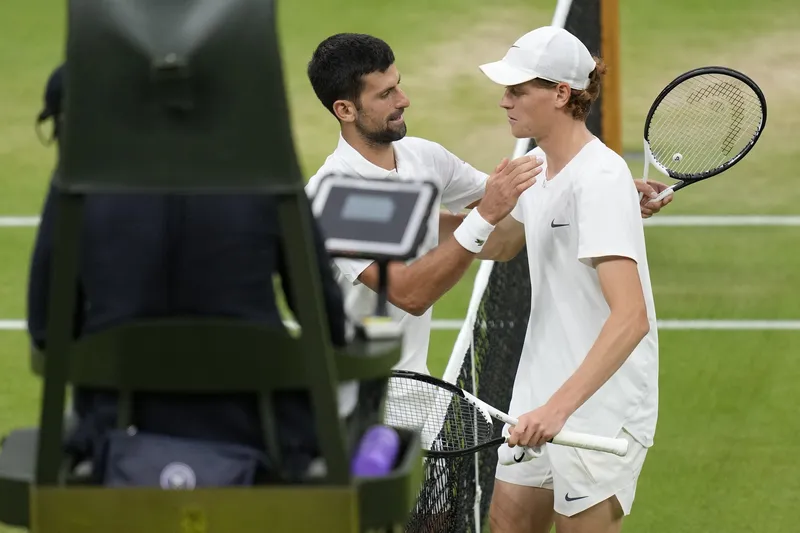 La Resiliencia de Novak Djokovic y Jannik Sinner: Elogios del Exentrenador de Serena Williams Tras sus Heroicas Actuaciones en el Abierto de Australia